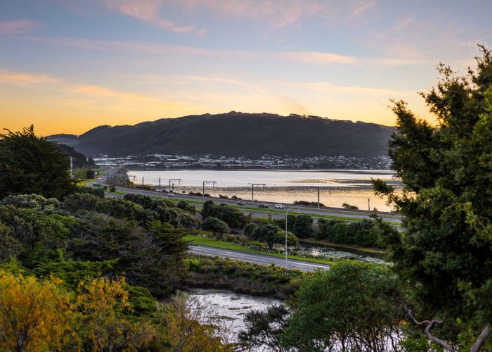  at 7 Ayr Place, Papakowhai, Porirua, Wellington