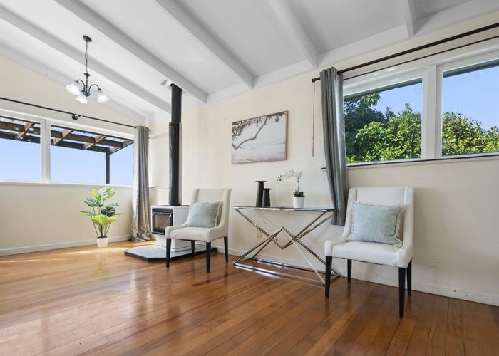 at 575 East Coast Road, Browns Bay, Auckland