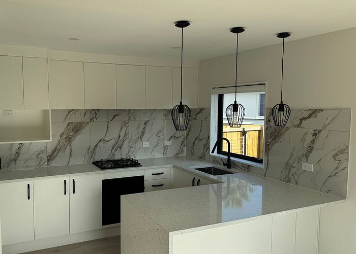  at 4 Hughdene Place, Henderson, Waitakere City, Auckland