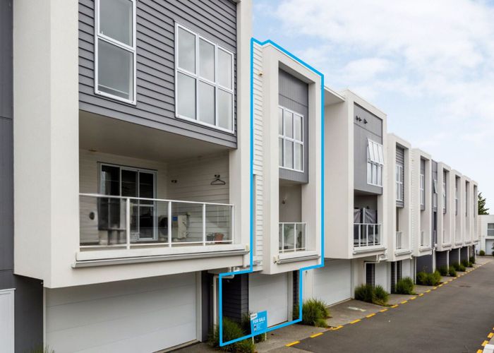  at 2/4 Palmerston Street, Hamilton City Central, Hamilton, Waikato