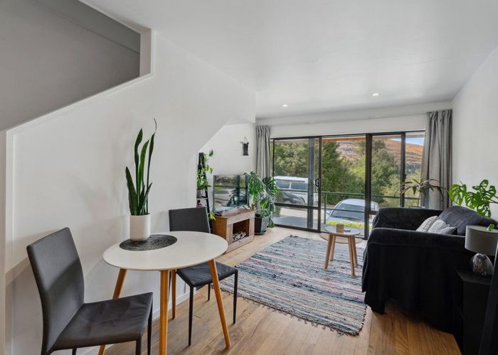  at 2/43 GOLDRIDGE WAY, FRANKTON RD, QUEENSTOWN