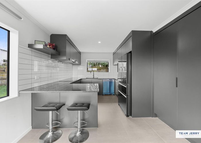  at 28 Fairchild Avenue, Goodwood Heights, Manukau City, Auckland
