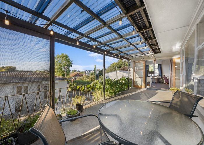  at 14 Sherwood Avenue, Te Atatu South, Waitakere City, Auckland