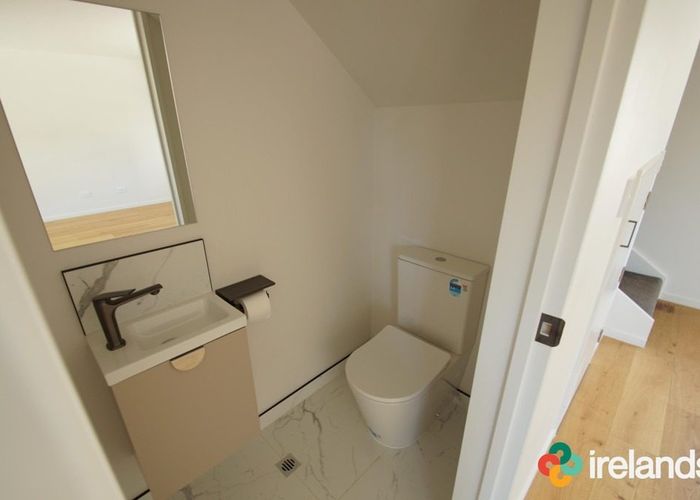  at 2/32 Cross Street, Phillipstown, Christchurch City, Canterbury