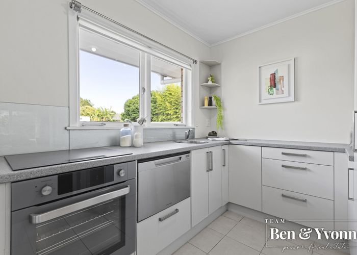  at 2/12 Robert Street, Ellerslie, Auckland
