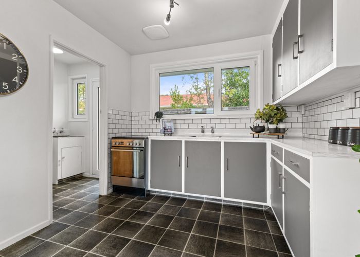  at 2/77 Denise Crescent, Hornby, Christchurch