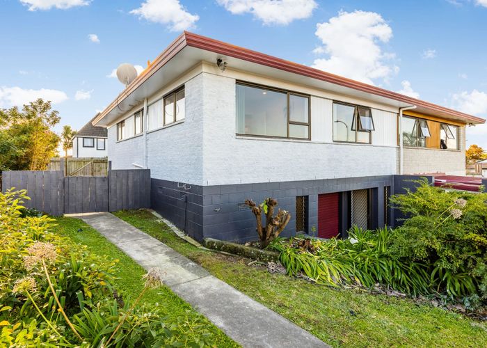 at 2/9 Malte Burn Place, Papatoetoe, Manukau City, Auckland