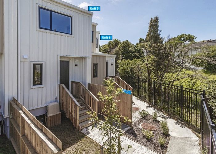  at 5/7 Cedar Heights Avenue, Massey, Auckland