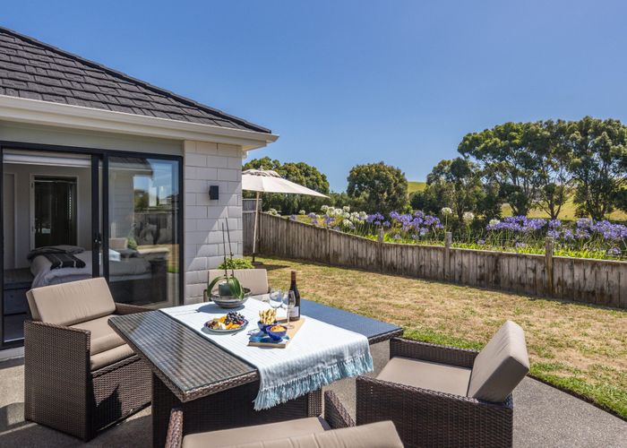  at 176 Milne Drive, Paraparaumu