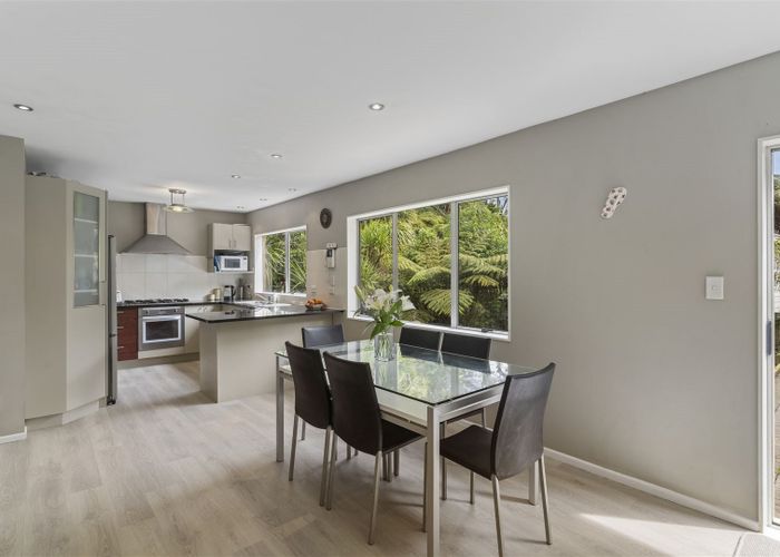  at 21A Pavola Grove, Glenfield, Auckland