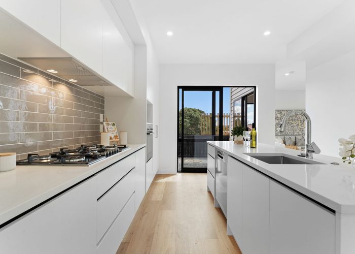  at 31 Diana Drive, Glenfield, North Shore City, Auckland