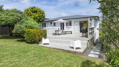  at 13 Blease Street, New Lynn, Auckland