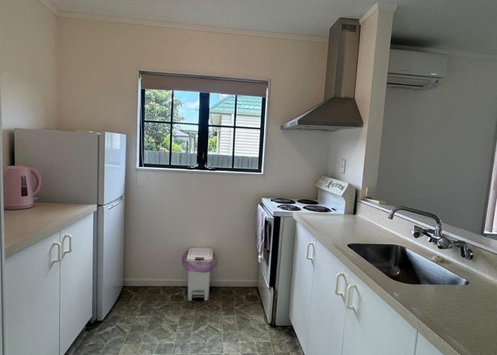  at 1/806 Gordon Road, Raureka, Hastings, Hawke's Bay