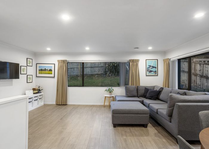  at 686B East Coast Road, Pinehill, Auckland