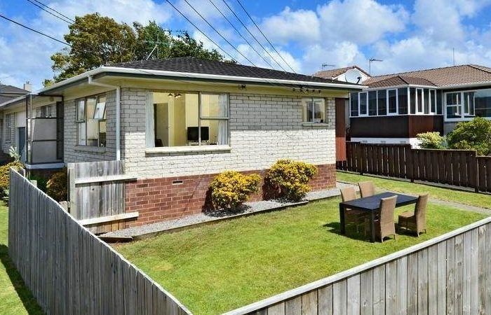  at 1/6 Trafalgar Road, Milford, Auckland