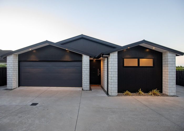  at 12 Rose Berry Crescent, Flagstaff, Hamilton, Waikato