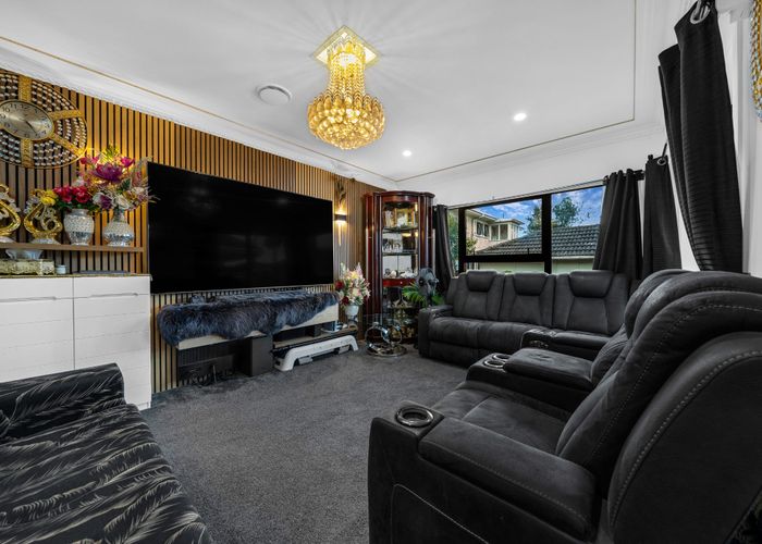  at 2/21 Glen Avenue, Papatoetoe, Manukau City, Auckland
