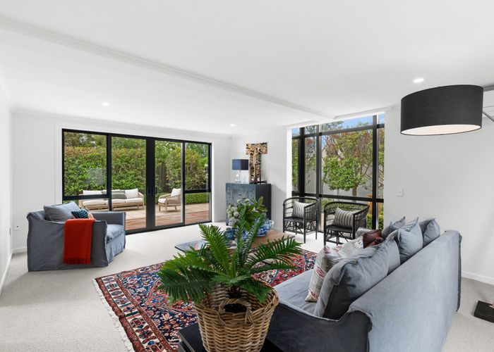  at 11 Stratford Street, Merivale, Christchurch