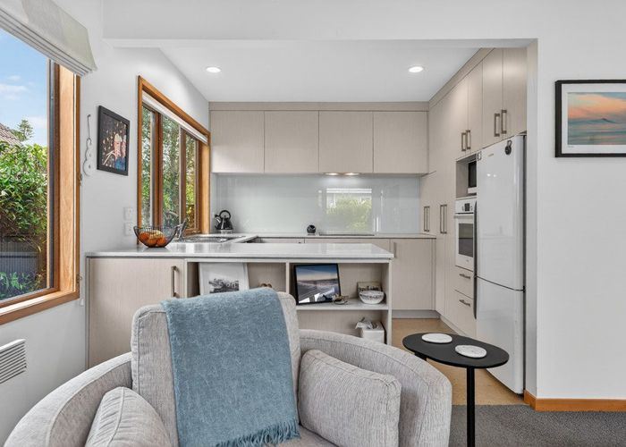  at 2/130 Muritai Road, Eastbourne, Lower Hutt, Wellington