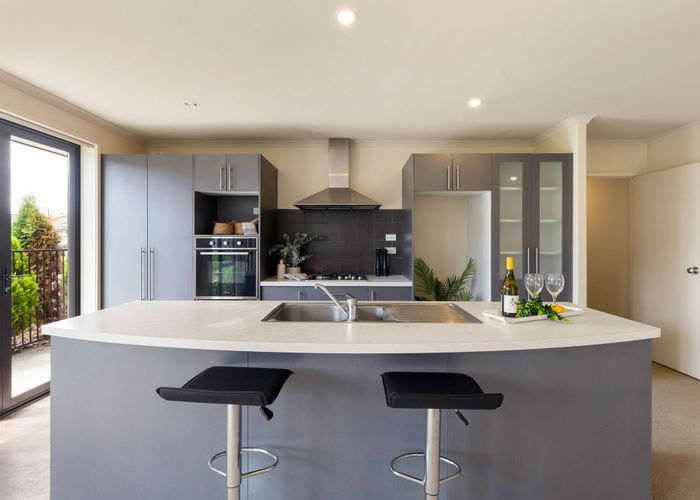  at 43 Parkside Drive, Huntington, Hamilton