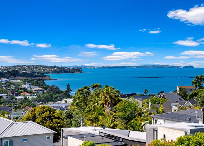  at 18 Montgomery Avenue, Rothesay Bay, Auckland