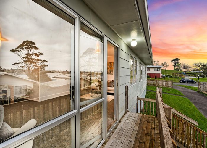  at 5 Flaunty Place, West Harbour, Waitakere City, Auckland