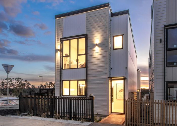  at 4 Greenbrier Street, Westgate, Waitakere City, Auckland