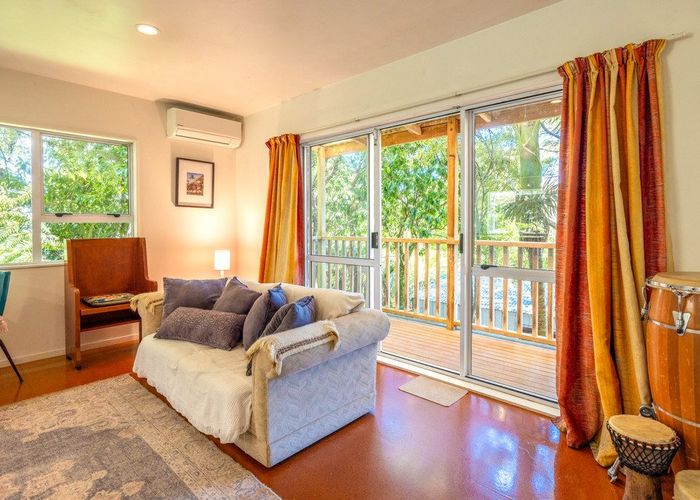  at 90 Queens Drive, Oneroa, Waiheke Island