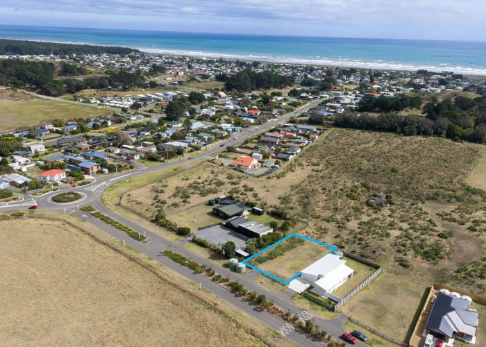  at Waitarere Beach, Horowhenua, Manawatu / Whanganui