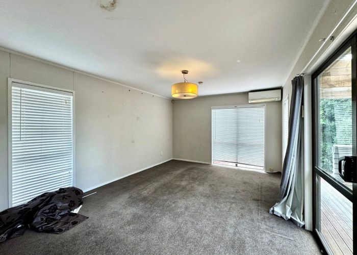  at 21 Oreil Avenue, West Harbour, Waitakere City, Auckland