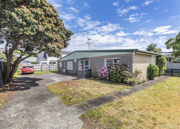 at 2/15A Byron Street, Miramar, Wellington