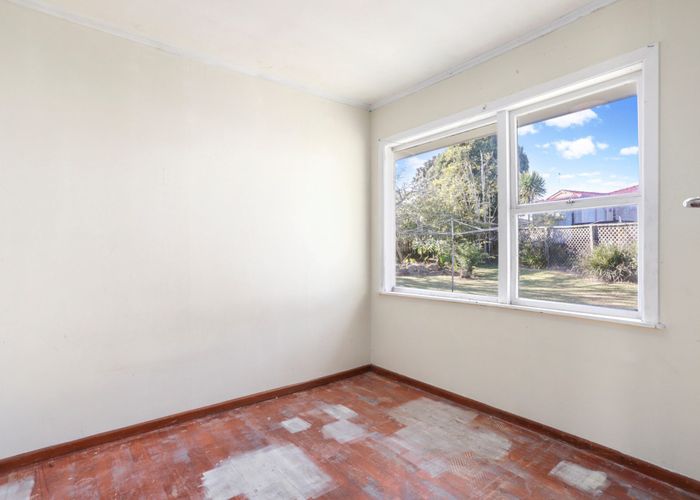  at 28 Laura Street, Kelston, Auckland