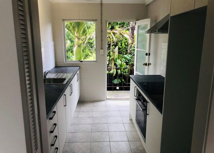  at 2/39 Woodward Road, Mount Albert, Auckland City, Auckland