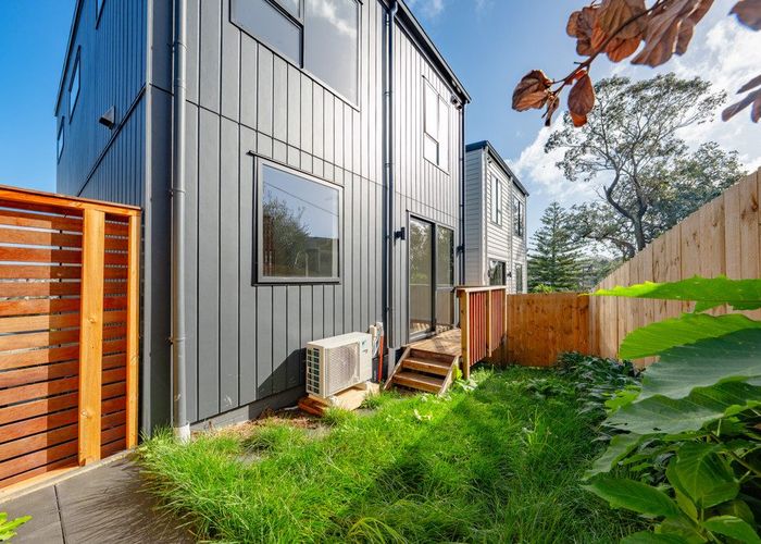  at 4/36 William Souter Street, Forrest Hill, North Shore City, Auckland