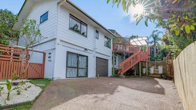  at 2/10 Tallington Crescent, Torbay, Auckland