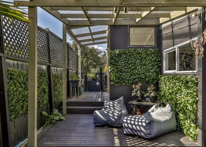 at 2 Woodglen Road, Glen Eden, Waitakere City, Auckland