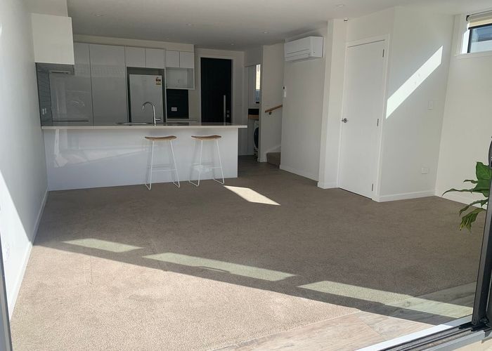  at 2/21 Tireti Road, Titahi Bay, Porirua, Wellington