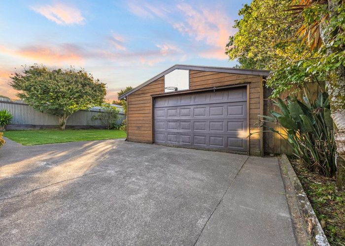  at 32 Taioma Crescent, Te Atatu Peninsula, Waitakere City, Auckland