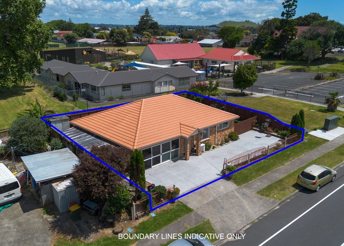  at 11 Naylors Drive, Mangere, Auckland