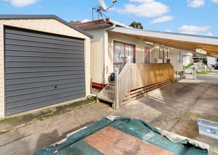  at 2 McNaughton  Avenue, Mangere, Manukau City, Auckland