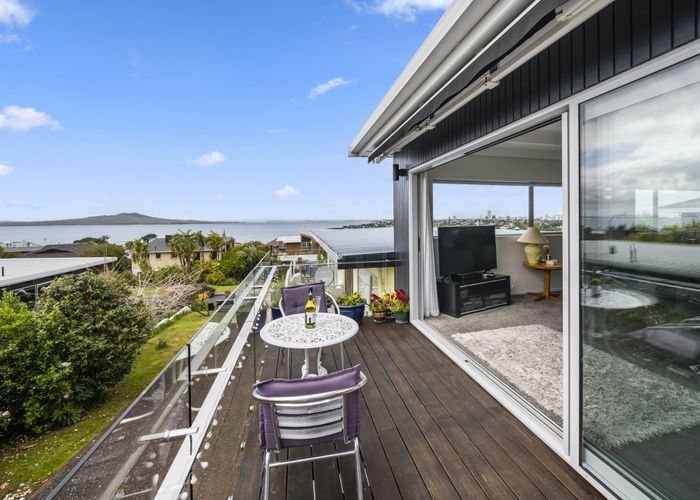  at 2/5 Marama Street, Castor Bay, Auckland