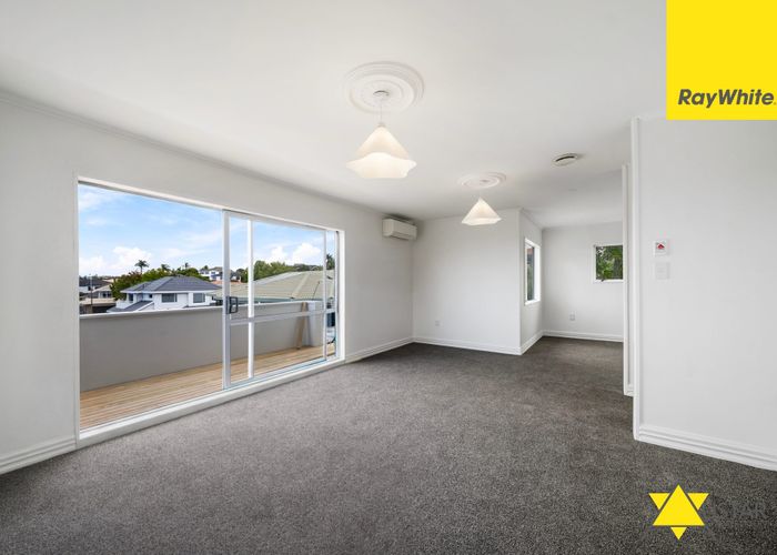  at 2/24 Cherub Place, West Harbour, Waitakere City, Auckland