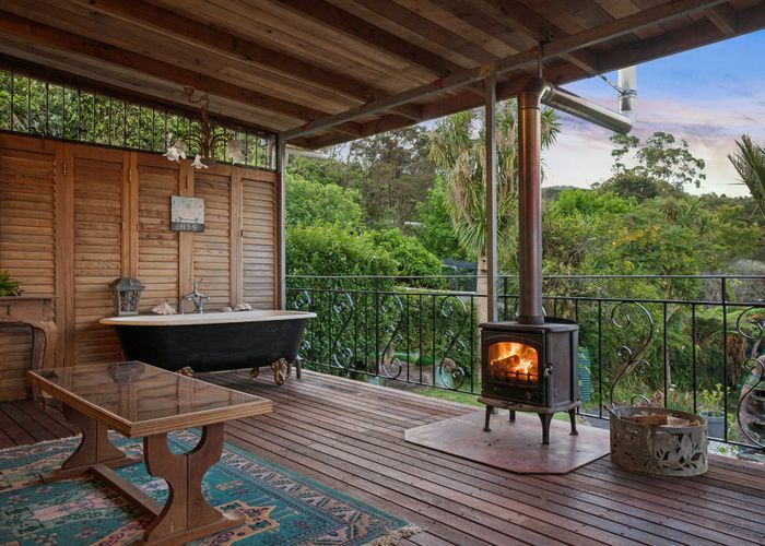  at 10 Rauhuia Crescent, Parau, Waitakere City, Auckland