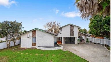  at 9 Ultima Place, Clover Park, Auckland