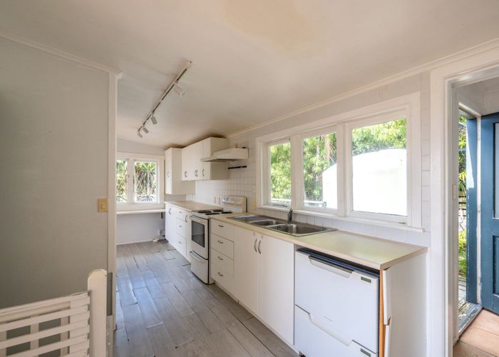  at 9 Tiri View Road, Palm Beach, Waiheke Island, Auckland