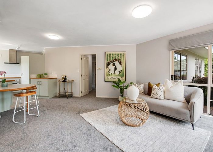  at 8 Godwin Court, Unsworth Heights, North Shore City, Auckland