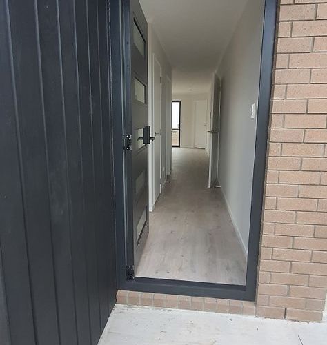  at 33 Red Hills Road, Massey, Waitakere City, Auckland