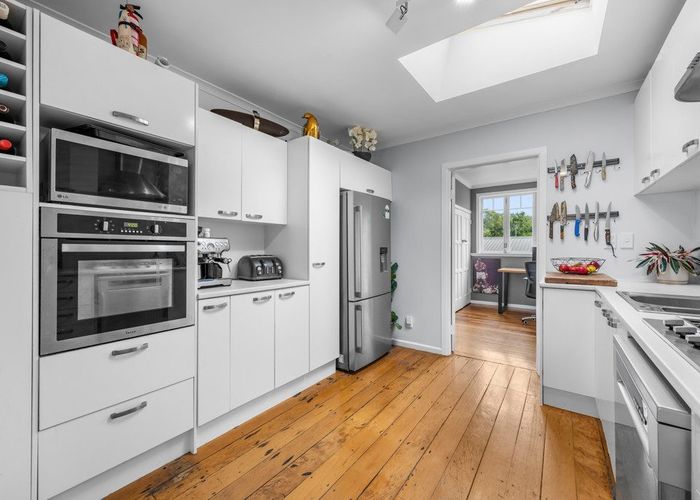  at 1/9 Luplau Crescent, Cockle Bay, Manukau City, Auckland