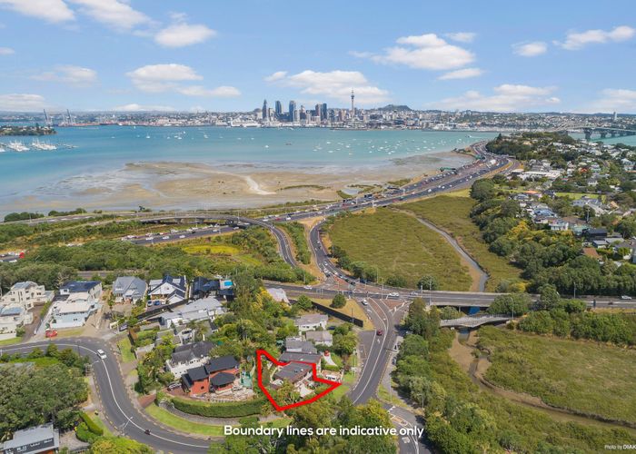  at 2/13 Sylvan Avenue, Northcote, Auckland
