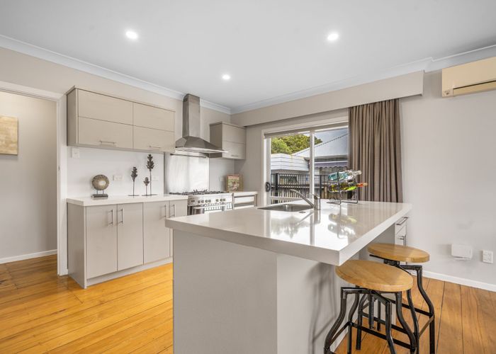  at 1/206 Onewa Road, Birkenhead, North Shore City, Auckland
